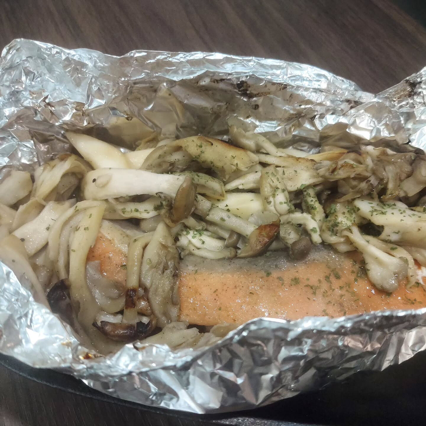 鮭ときのこのホイル焼きおすすめです
